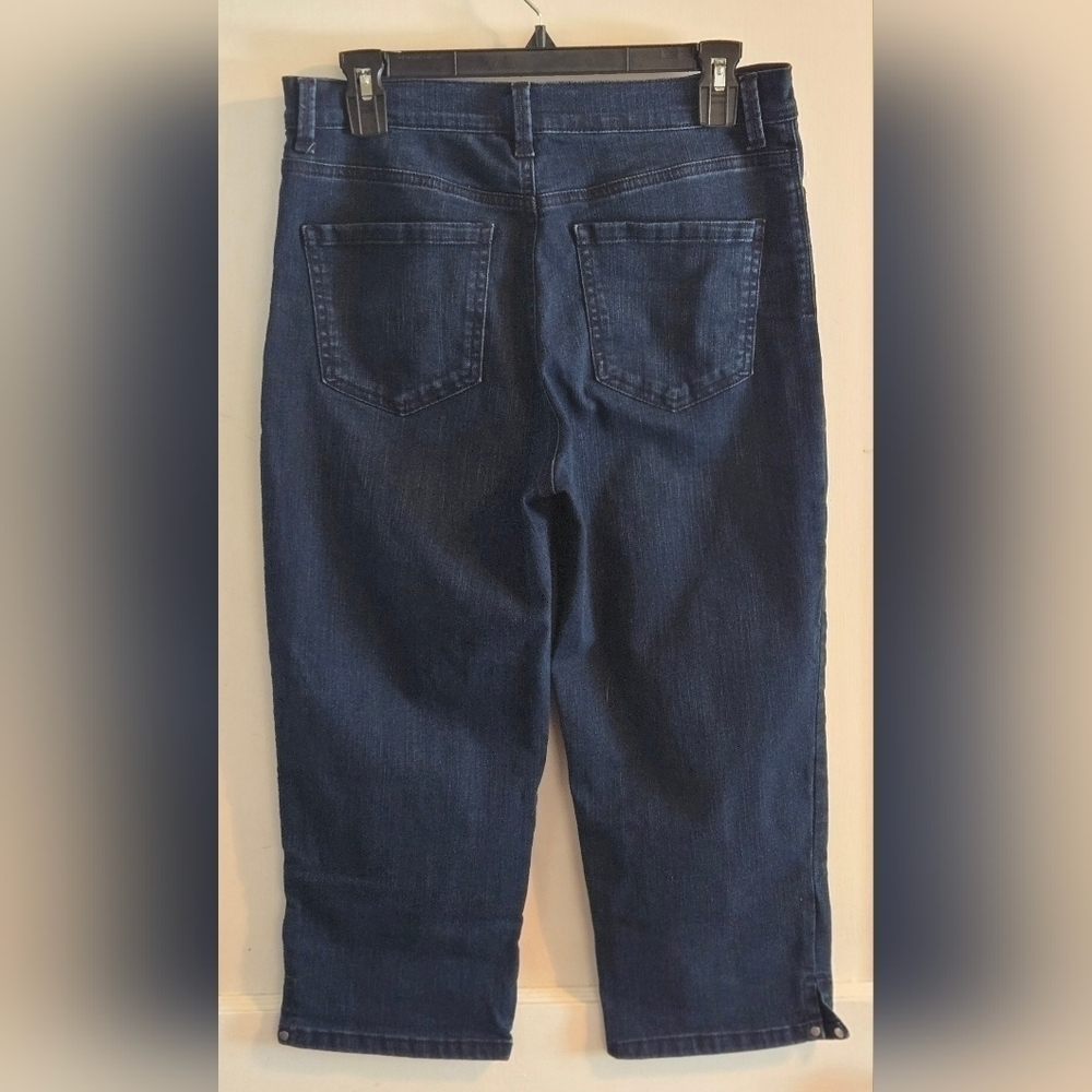 NWOT, Gloria Vanderbilt, Women's Amanda Capris, Size: 6, Color: Navy Park City - Picture 7 of 10